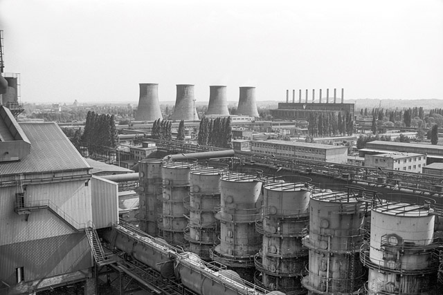 Roheisenwerk und Kraftwerk von Bernd Geller 1989